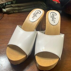 Candies sz 8 vintage white leather heels
